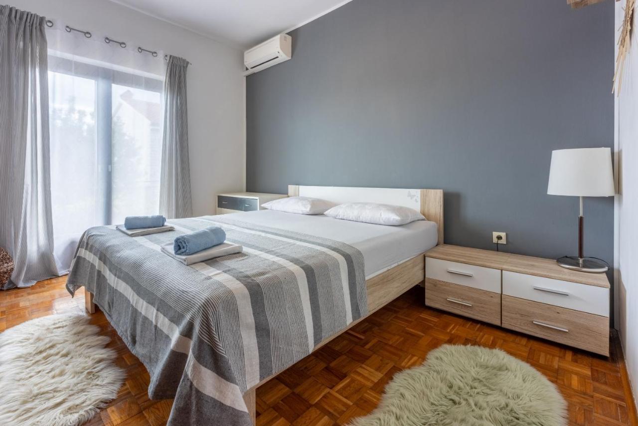 Apartment Suzy Dramalj Esterno foto