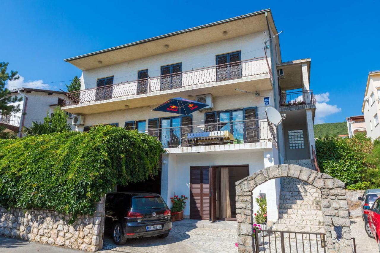 Apartment Suzy Dramalj Esterno foto